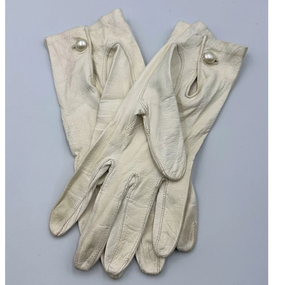 Vintage Aris of Paris Ivory Kidskin Leather Pearl Snap Gloves Womens Sz 7.5